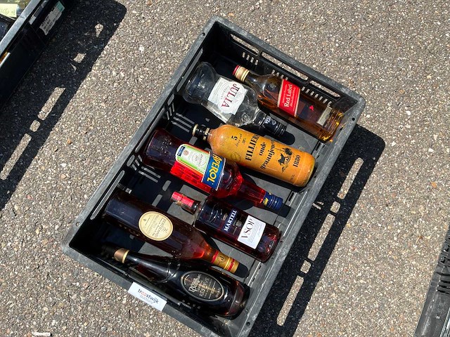 Partij en divers drank - afbeelding 1 van  4