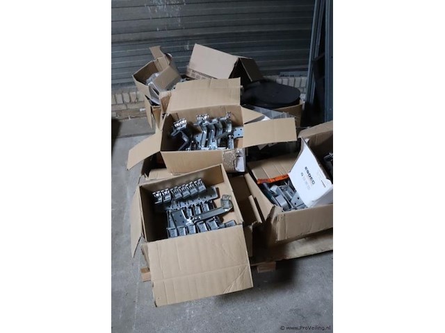 Partij esdec clickfit evo montagesysteem t.b.v. zonnepanelen - afbeelding 1 van  9