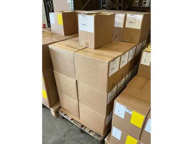 Partij etiketten blanco 100x150mm (840x) - afbeelding 3 van  4