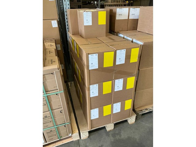 Partij etiketten volvlak geel 100x150mm (2025x) - afbeelding 3 van  4