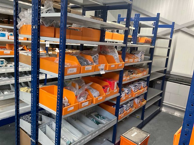 Partij euroclips en beugels - afbeelding 1 van  7