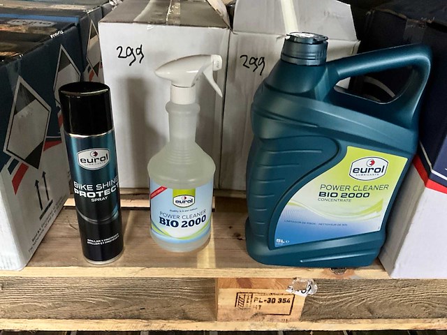 Partij eurol reinigingsmiddelen - afbeelding 1 van  2