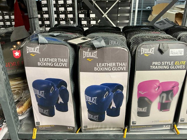 Partij everlast leather thai boxing gloves&shin and in-step guards (52x) - afbeelding 2 van  7