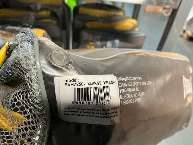 Partij everlast leather thai boxing gloves&shin and in-step guards (52x) - afbeelding 7 van  7
