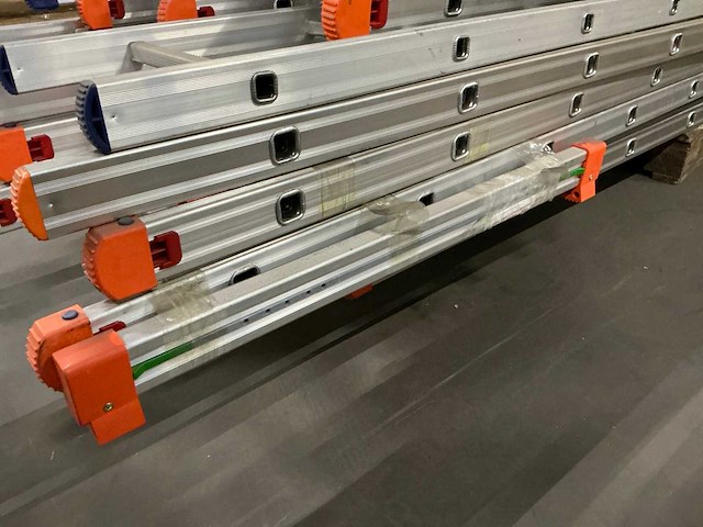 Partij facal ladders - diverse treden - afbeelding 4 van  6