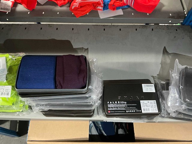 Partij falke sokken giftpacks (13x) - afbeelding 1 van  4