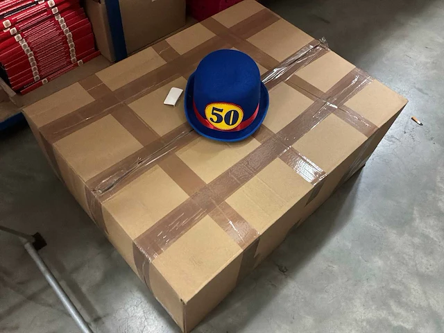 Partij feesthoedjes (50x) - afbeelding 2 van  3