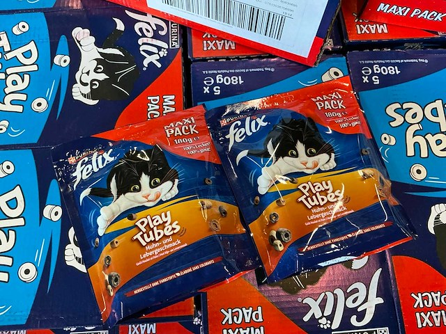 Partij felix play tubes 180g per zakje (425x) - afbeelding 4 van  4
