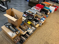 Partij fiets accessoires en onderdelen - afbeelding 1 van  7