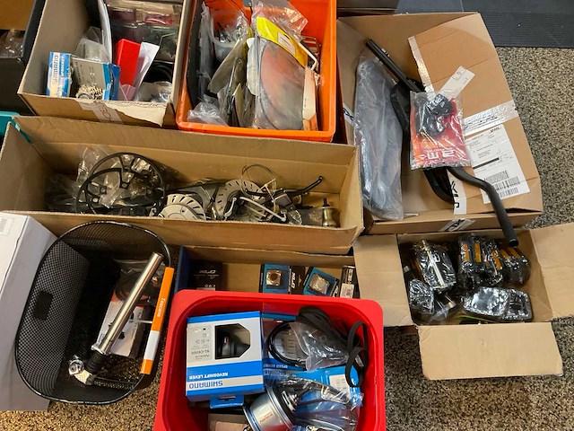 Partij fiets accessoires en onderdelen - afbeelding 7 van  7