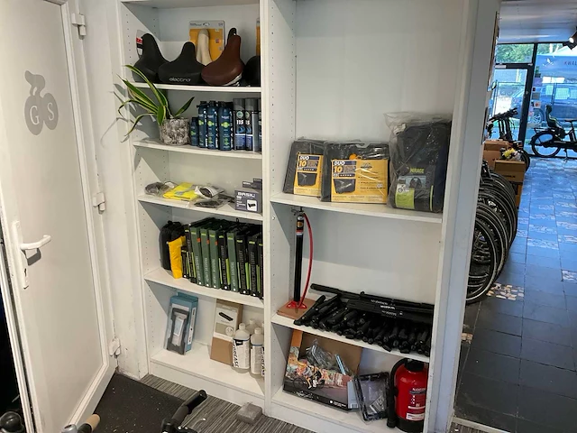 Partij fiets accessoires - afbeelding 1 van  11