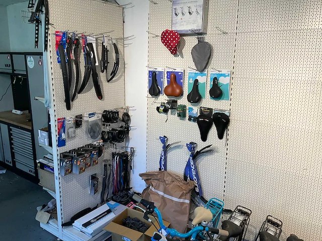 Partij fiets accessoires - afbeelding 1 van  11
