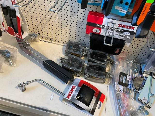 Partij fiets accessoires - afbeelding 9 van  28