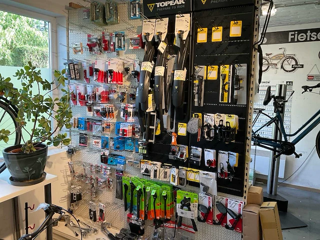 Partij fiets accessoires - afbeelding 1 van  28
