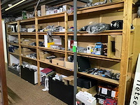 Partij fiets onderdelen/ accessoires - afbeelding 1 van  6