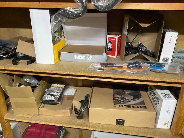 Partij fiets onderdelen/ accessoires - afbeelding 3 van  6