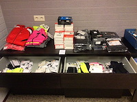 Partij fiets onderdelen en accessoires - afbeelding 1 van  5