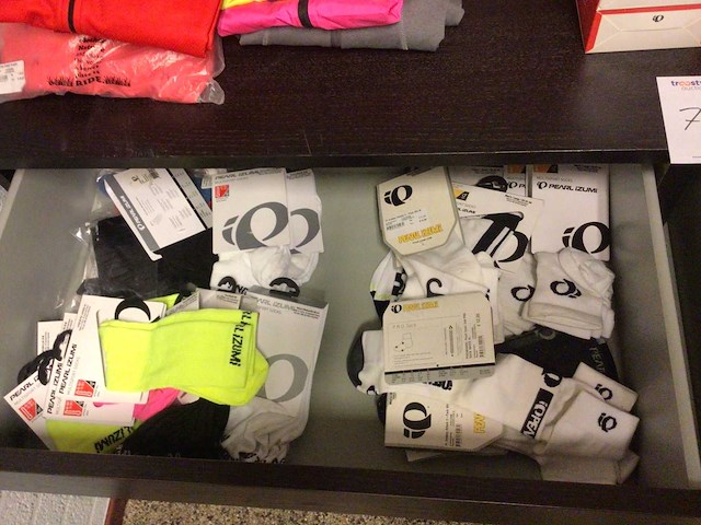 Partij fiets onderdelen en accessoires - afbeelding 5 van  5