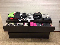 Partij fiets onderdelen en accessoires - afbeelding 1 van  6