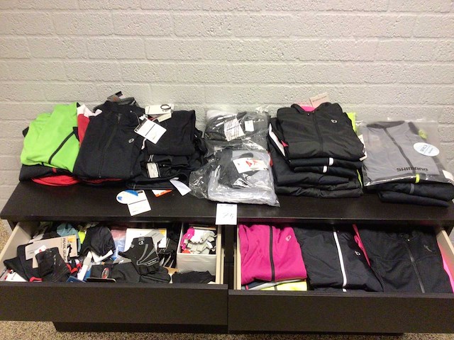 Partij fiets onderdelen en accessoires - afbeelding 2 van  6