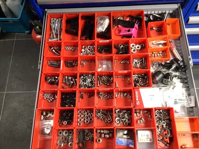 Partij fiets onderdelen in 8 laden - afbeelding 3 van  8