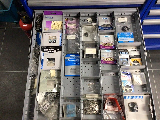 Partij fiets onderdelen in 8 laden - afbeelding 4 van  8