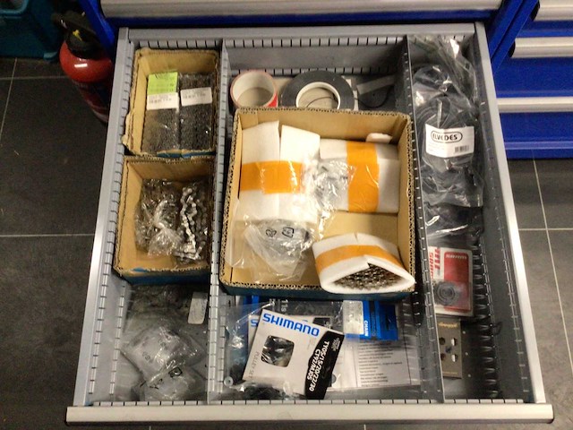 Partij fiets onderdelen in 8 laden - afbeelding 5 van  8