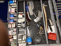 Partij fiets onderdelen in acht laden - afbeelding 1 van  8