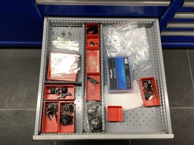 Partij fiets onderdelen in acht laden - afbeelding 6 van  8