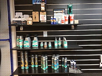 Partij fiets onderhoudsartikelen - afbeelding 1 van  7