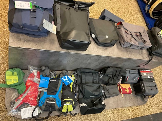 Partij fiets tassen - afbeelding 1 van  6