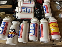Partij fietsaccessoires w.o. bidons, fietstasje, w.o. agu, camelbak - afbeelding 2 van  8