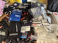 Partij fietsaccessoires w.o. handschoenen, w.o. shimano, bbb, hirzl - afbeelding 5 van  9
