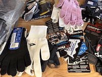 Partij fietsaccessoires w.o. handschoenen, w.o. shimano, bbb, hirzl - afbeelding 6 van  9