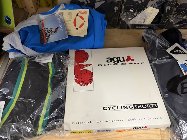 Partij fietsaccessoires w.o. kleding, w.o. nalini, agu - afbeelding 3 van  10