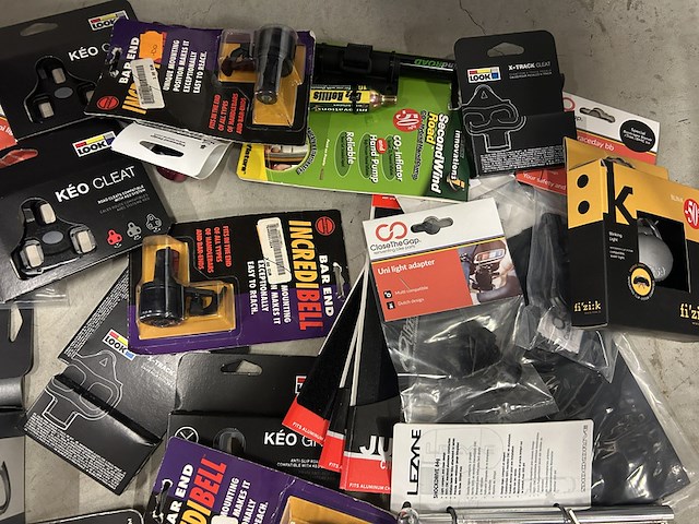 Partij fietsaccessoires w.o. look, topeak, lezyne - afbeelding 4 van  11