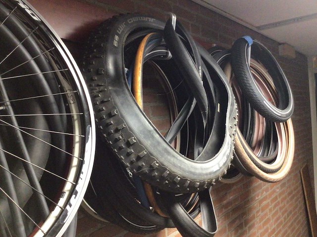 Partij fietsbanden - afbeelding 6 van  7