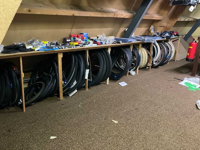 Partij fietsbanden - afbeelding 1 van  5