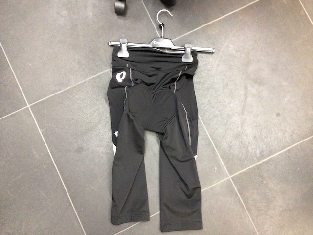 Partij fietskleding in 2 rekken - afbeelding 2 van  4