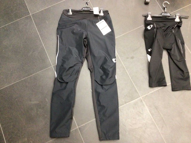 Partij fietskleding in 2 rekken - afbeelding 3 van  4