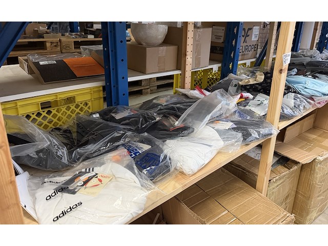 Partij fietskleding, w.o. adidas, castelli, sportful, shimano, nalini - afbeelding 1 van  10