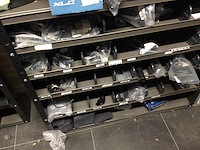 Partij fietsonderdelen in 2 kasten - afbeelding 5 van  10