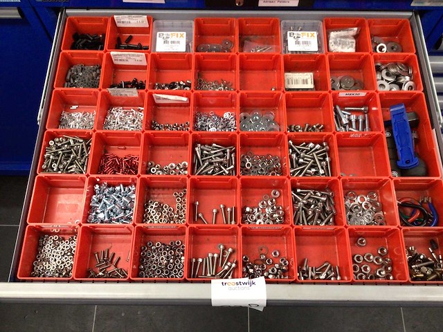 Partij fietsonderdelen in 8 laden - afbeelding 1 van  8