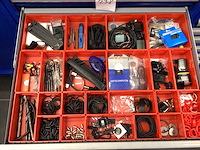 Partij fietsonderdelen in 8 laden - afbeelding 2 van  8