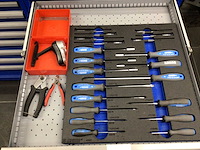 Partij fietsonderdelen in 8 laden - afbeelding 1 van  6