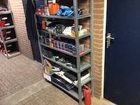 Partij fietsonderdelen in stelling - afbeelding 2 van  6