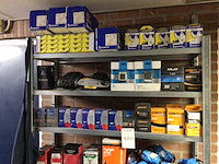 Partij fietsonderdelen in stelling - afbeelding 3 van  6