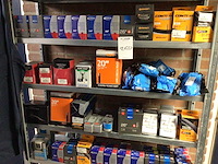 Partij fietsonderdelen in stelling - afbeelding 4 van  6