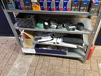 Partij fietsonderdelen in stelling - afbeelding 6 van  6