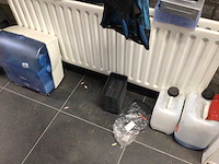 Partij fietsonderdelen op wandrek - afbeelding 10 van  10